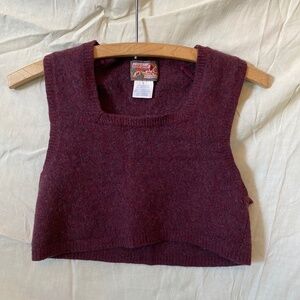 April Cornell - Small, 100% lambswool crop-top/mini vest - burgundy